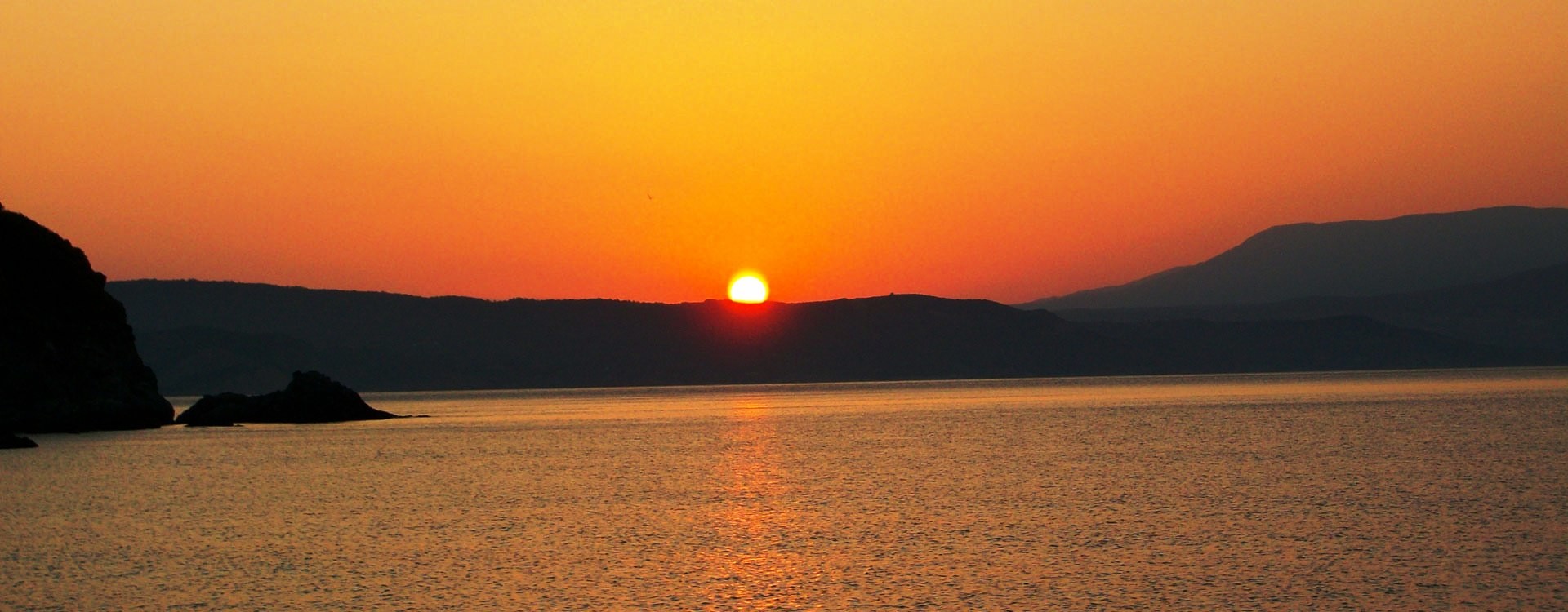 Sunset at Aselinos beach
